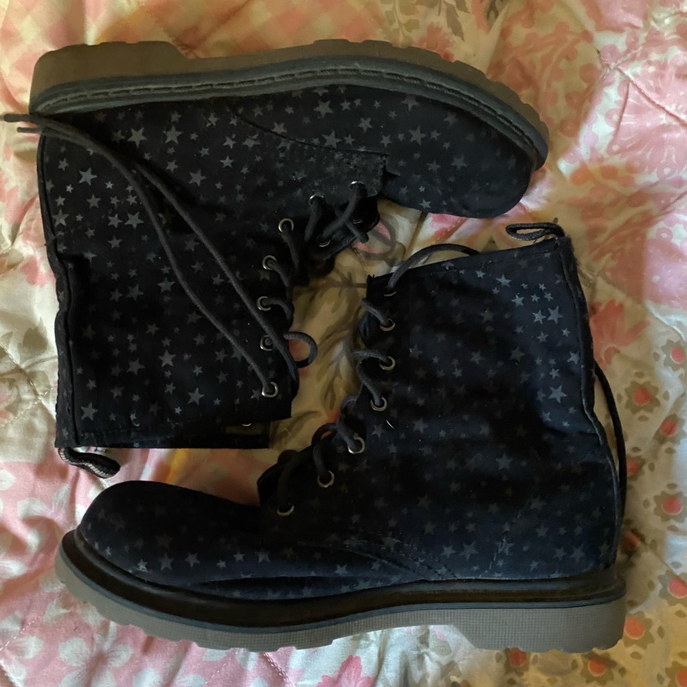 Arizona Jean Company Black Star Ankle Boots
